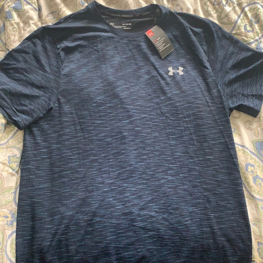 Men’s under armour shirt